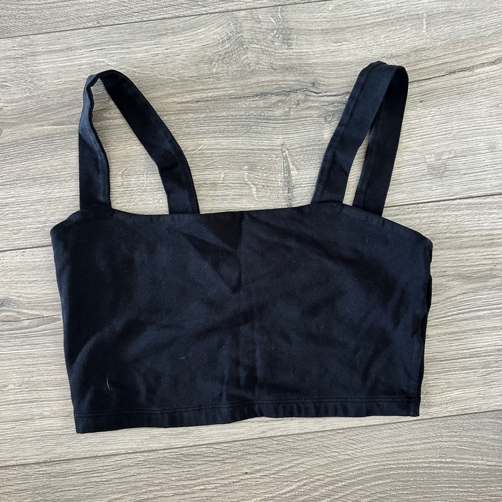Forever 21 Black Cropped Tank Top Size Medium